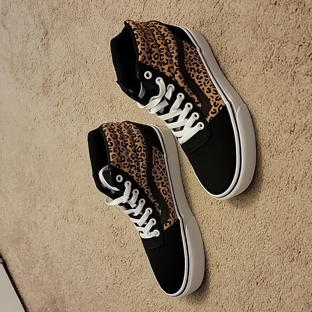 NWOT Platform Vans